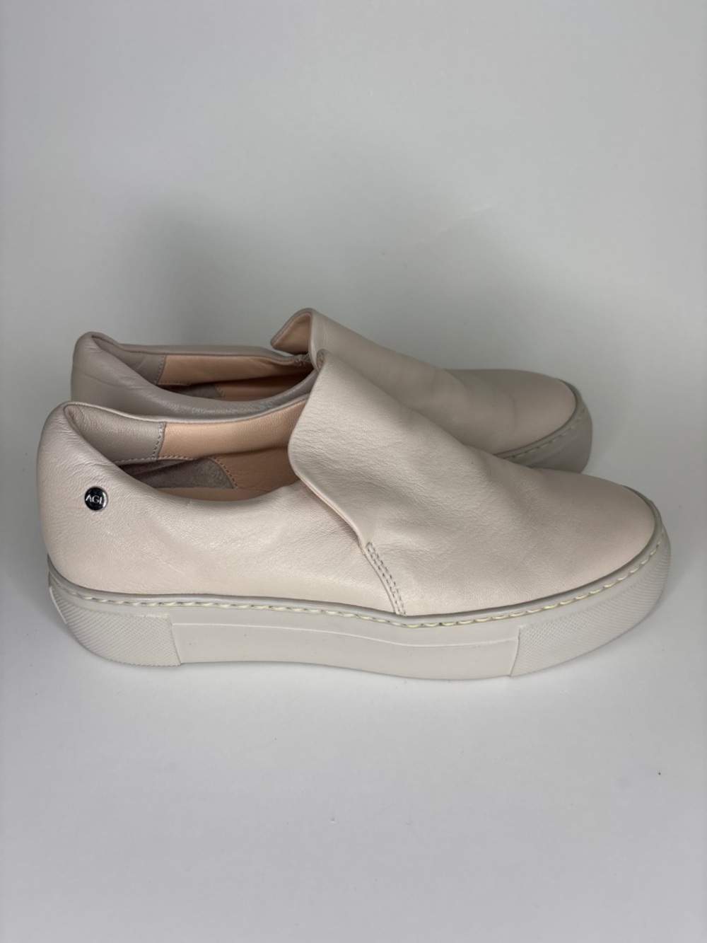 AGL Attilio Giusti Leombruni Italian Beige leather sneakers Women Size 37 US 6